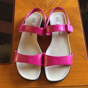 FANFARES Pink sandals